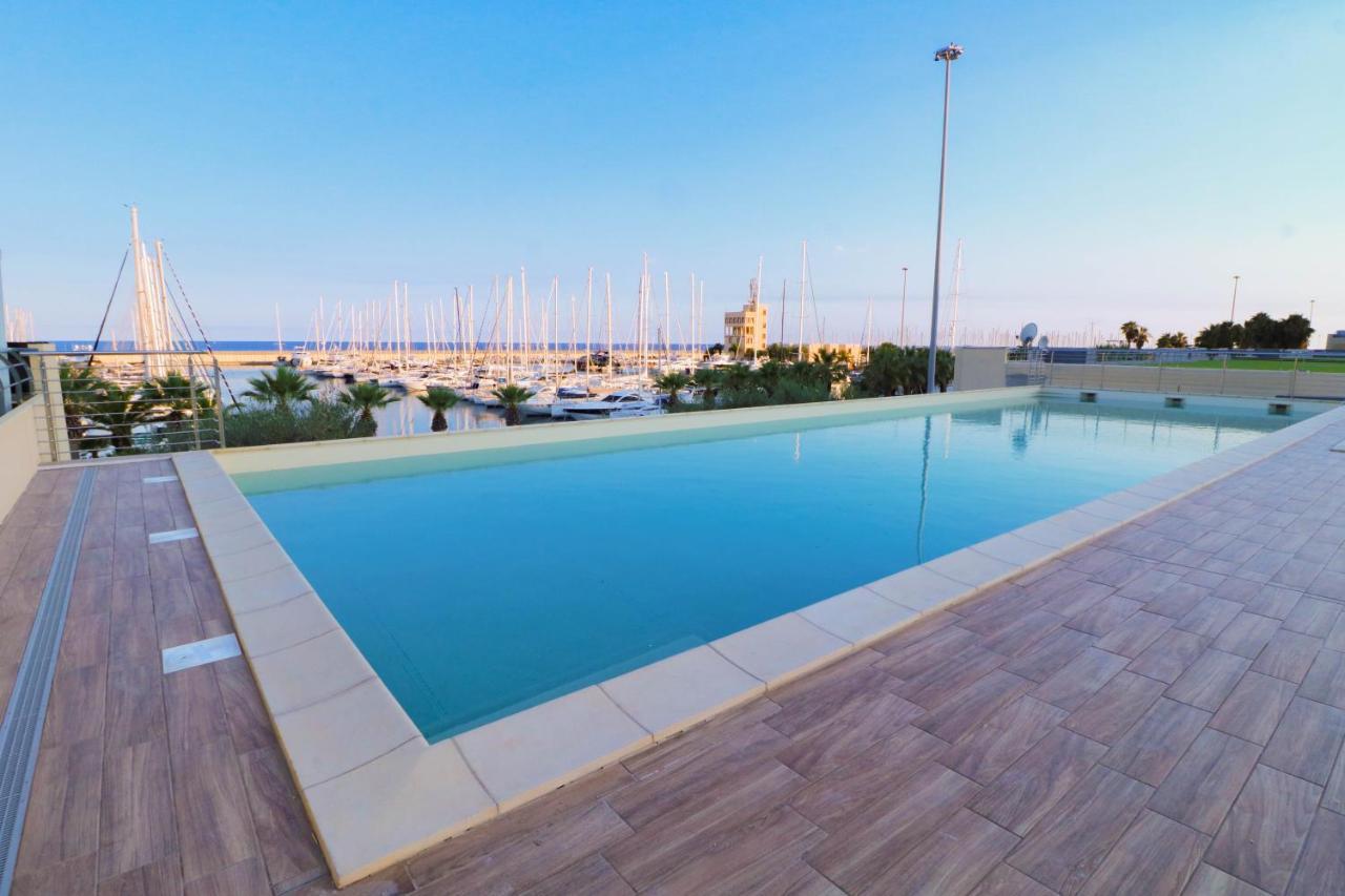 H11 Luxury 12B Porto - Piscina - Jacuzzi Διαμέρισμα Santo Stefano al Mare Εξωτερικό φωτογραφία